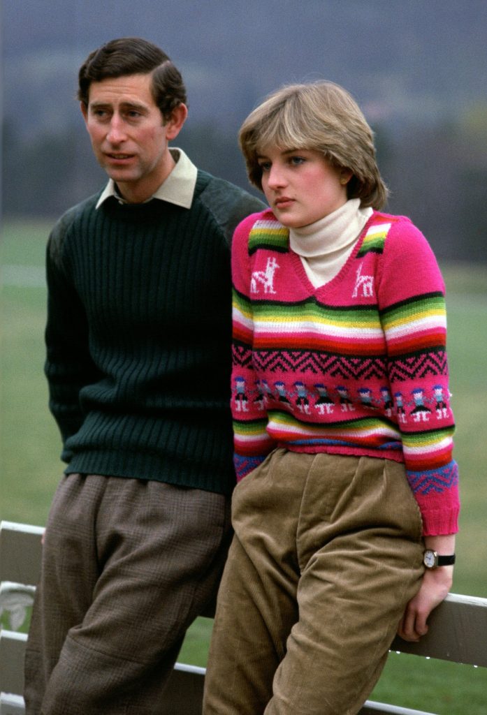 Le prince Charles avec Lady Diana Spencer, alors fiancée