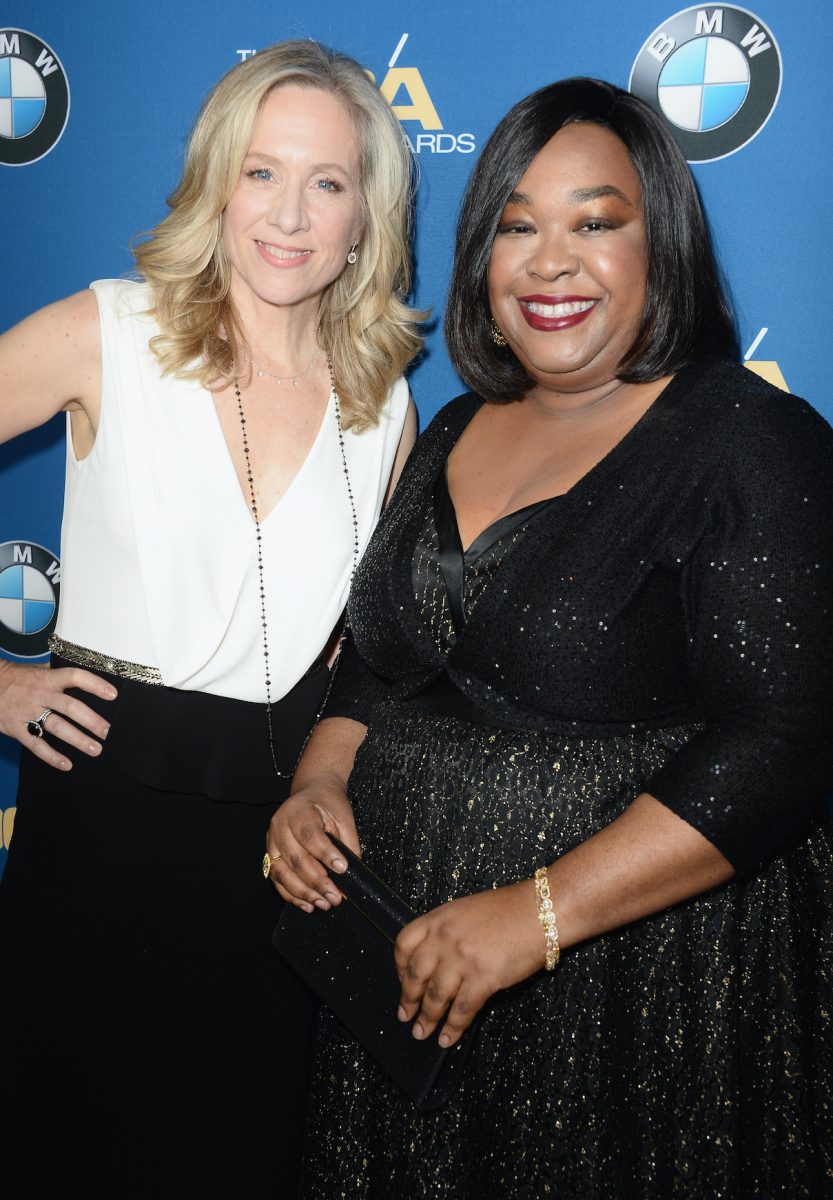 Betsy Beers et Shonda Rhimes assistent à la cérémonie des Directors Guild of America Awards 2014