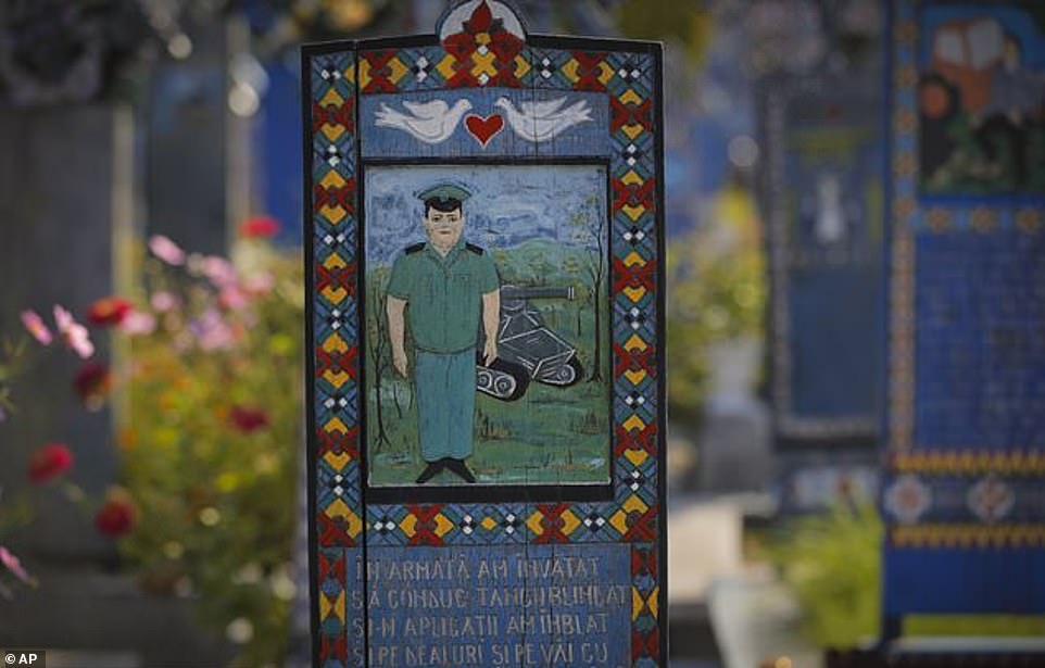 Certains touristes considèrent l'endroit moins comme un cimetière et plus comme un musée en plein air