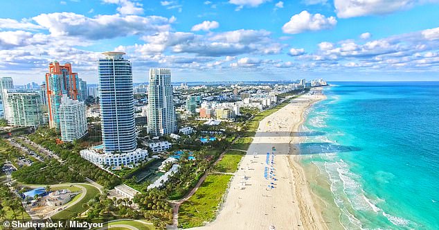 Un séjour en famille de 14 nuits en Floride, où la moitié du temps est passé dans une villa privée et l'autre moitié dans une station balnéaire cinq étoiles, coûte désormais à partir de seulement 1529 £ par personne, vols compris