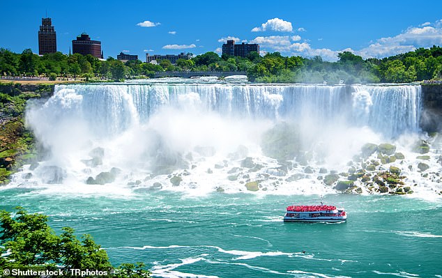 Un Redditor américain a mis en garde les touristes sur la taille des États-Unis, expliquant qu'il n'est pas raisonnable de visiter les chutes du Niagara pour le déjeuner, puis d'aller au Grand Canyon pour le coucher du soleil.
