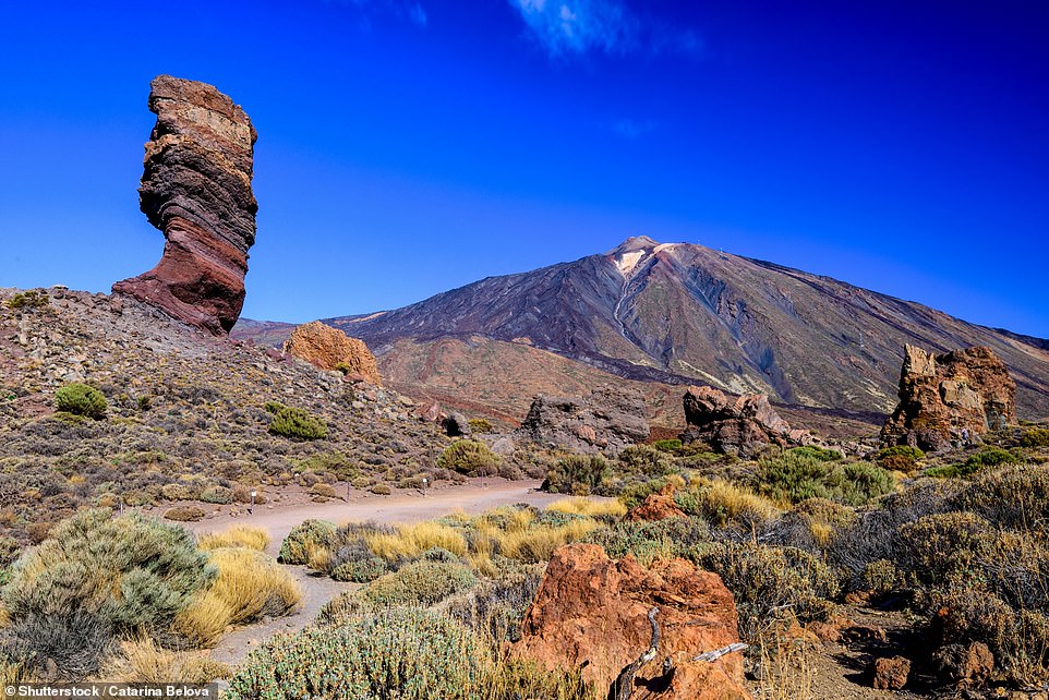 Le volcan Teide de 12 188 pieds, qui est maintenant en sommeil depuis un certain temps. Au 15ème siècle, on croyait que le volcan abritait un diable
