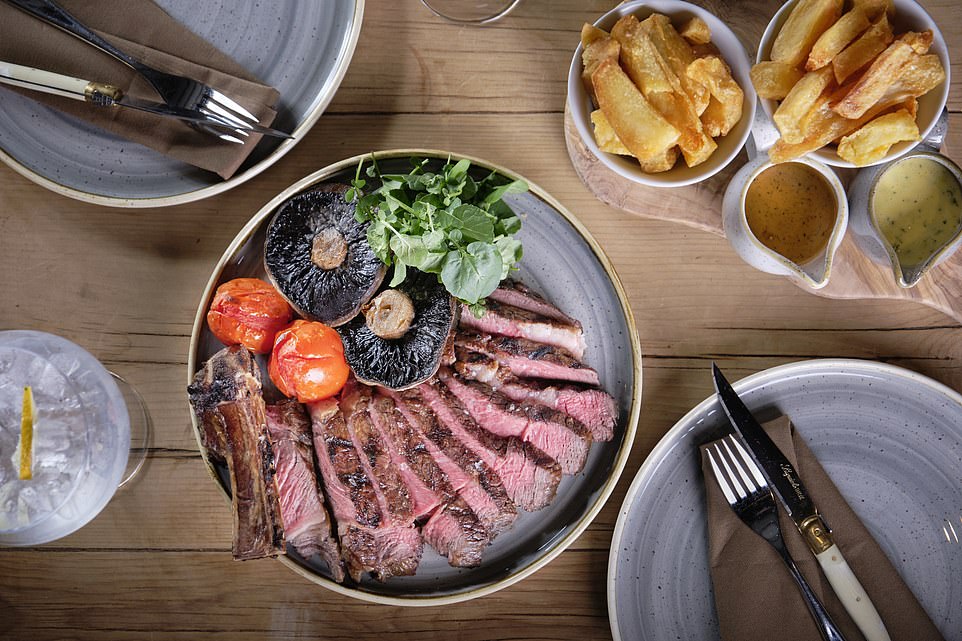 Faites le plein: vous trouverez des hamburgers et des fish 'n' chips ici, mais le prix est `` un cran au-dessus '' des plats de pub normaux, dit Jane