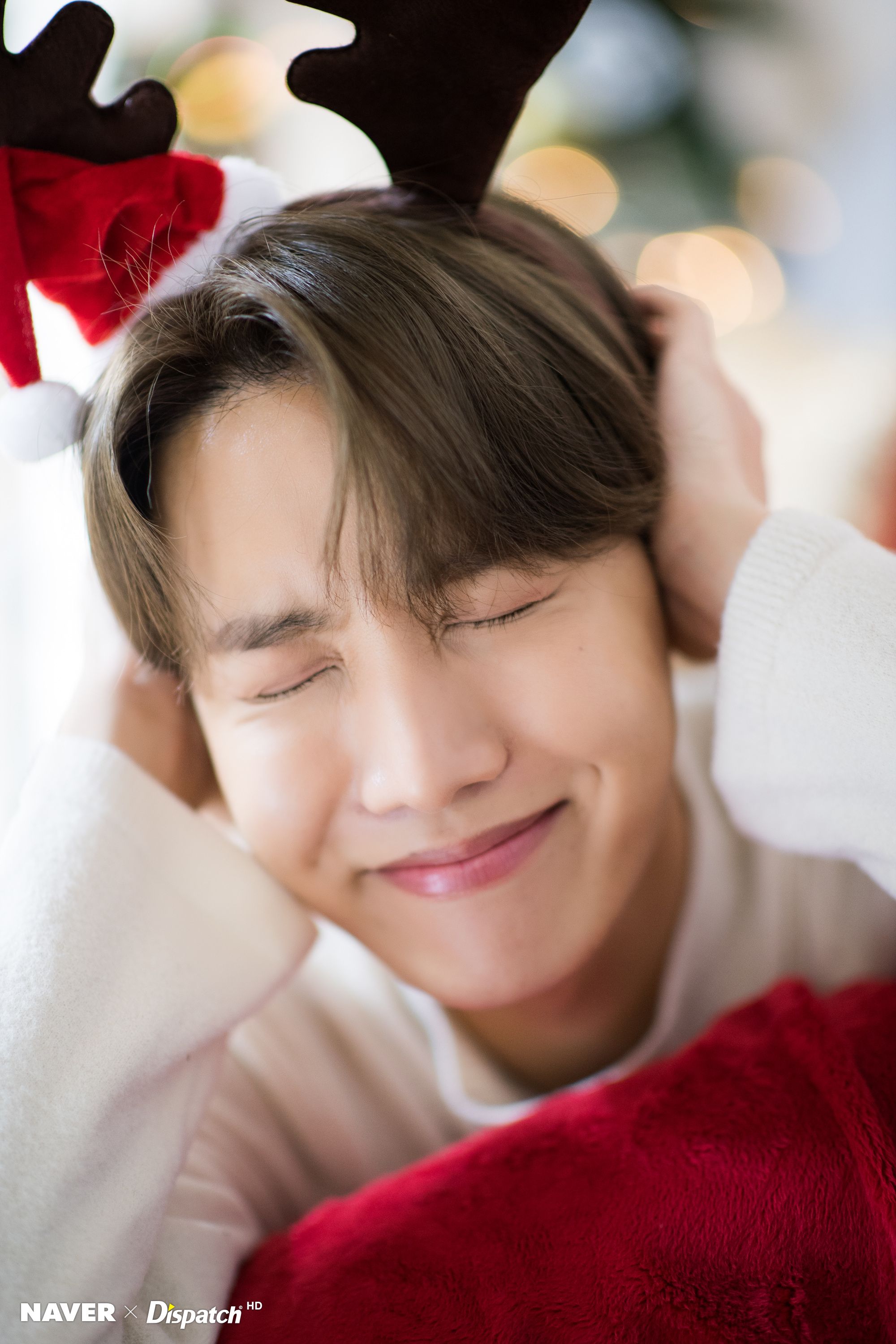 Voici plus de 10 photos de Noël de BTS pour vous mettre dans l