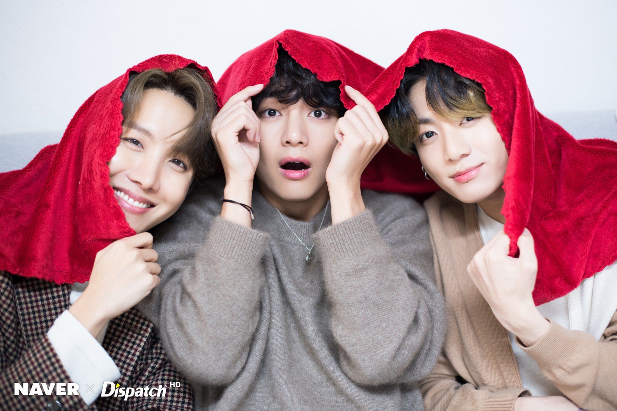 Voici plus de 10 photos de Noël de BTS pour vous mettre dans l