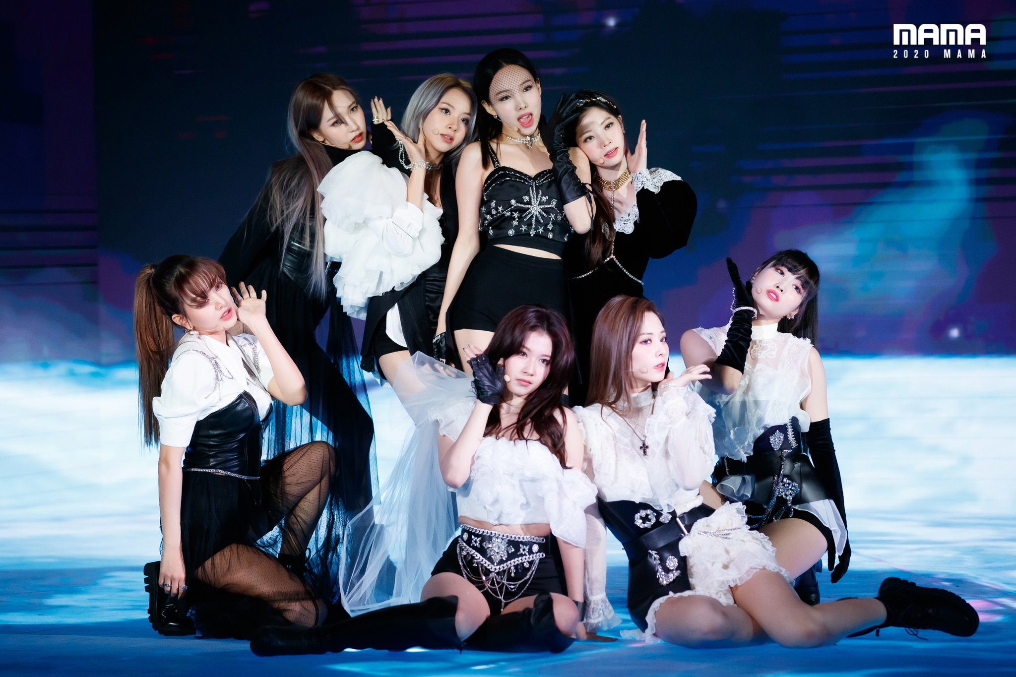 La performance "Cry For Me" de TWICE à 2020 MAMA fait hurler les fans