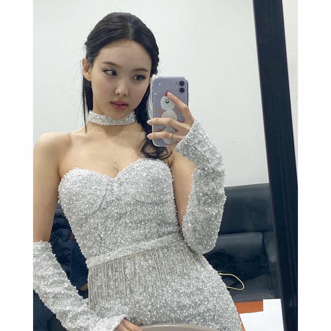 Nayeon De 11 Fois Twice A Prouve Qu Elle Etait La Reine Superieure Des Selfies Miroir Japanfm