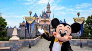 Disneyland pourrait rouvrir bientôt si un nouveau projet de loi passe