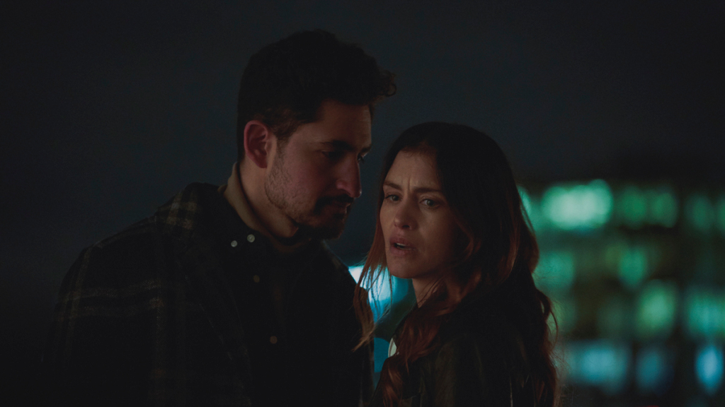 The One Amir El-Masry et Hannah Ware en tant que Ben et Rebecca