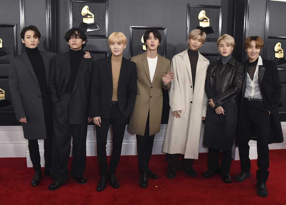 `` Dynamite '' rejoint le `` Gangnam Style '' pour la plus longue chanson de K-pop sur Billboard Hot 100