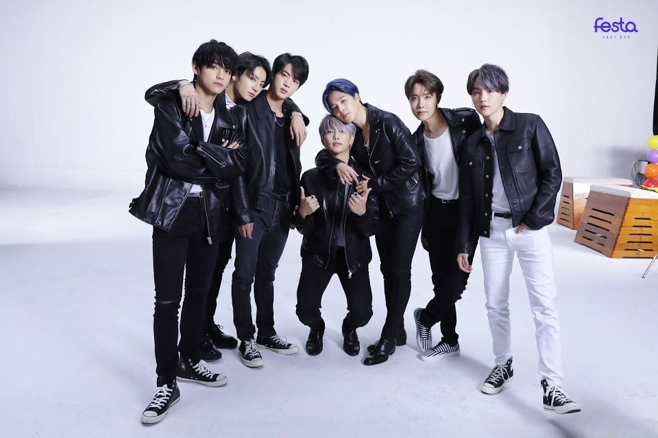 Top 10 Des Bts Les Plus Dur BTS publie une nouvelle collection de photos 20/21 pour la FESTA 2021